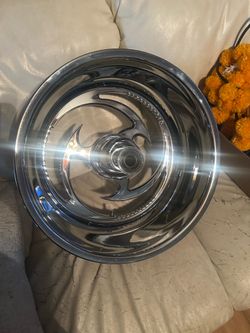 Harley Davidson type wide tire 18 x 10 1/2” 300 tire brand new paid 1500 just never used it