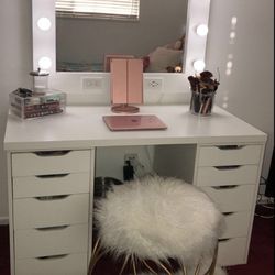 vanity mirror with lights and desk / full body mirror 