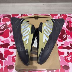 Yeezy 700 Honey Flux Size 12