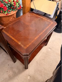 2 Side tables