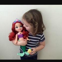 Little Mermaid Sing And Light Up Read Description