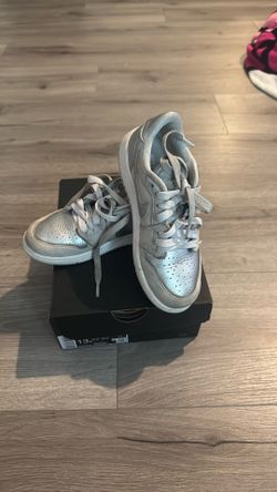 Jordan one retro low kids shoes, size 13