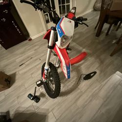 Apollo Thunder 150cc Dirt Bike