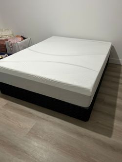 Queen Size Mattress Memory foam