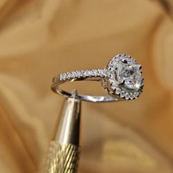 White Gold Diamond Ring. 