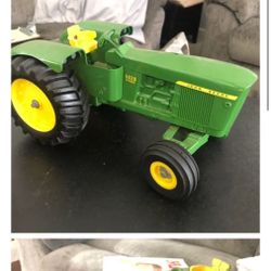 John Deere vintage 70's tractors