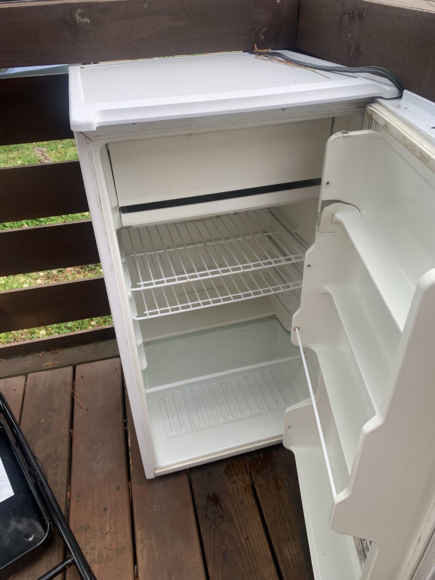 Refrigerator For Rooming House Or College Room