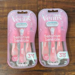 Gillette Venus SENSITIVE 3 Blades Disposable Razors: 3 Count (2 For $12)