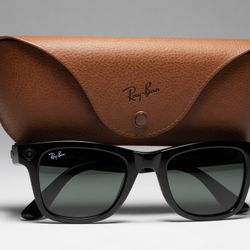 Ray-Ban META Wayfarer Smart Glasses Black