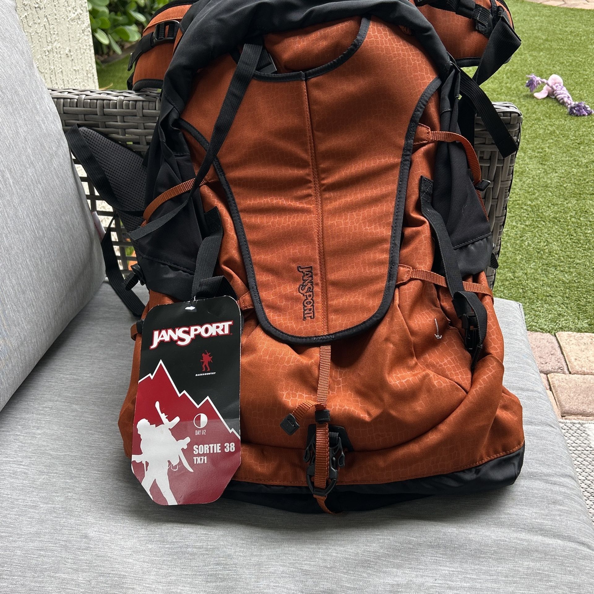 Jansport Sortie 38 Backpack - See Pictures Of Function And Foundation