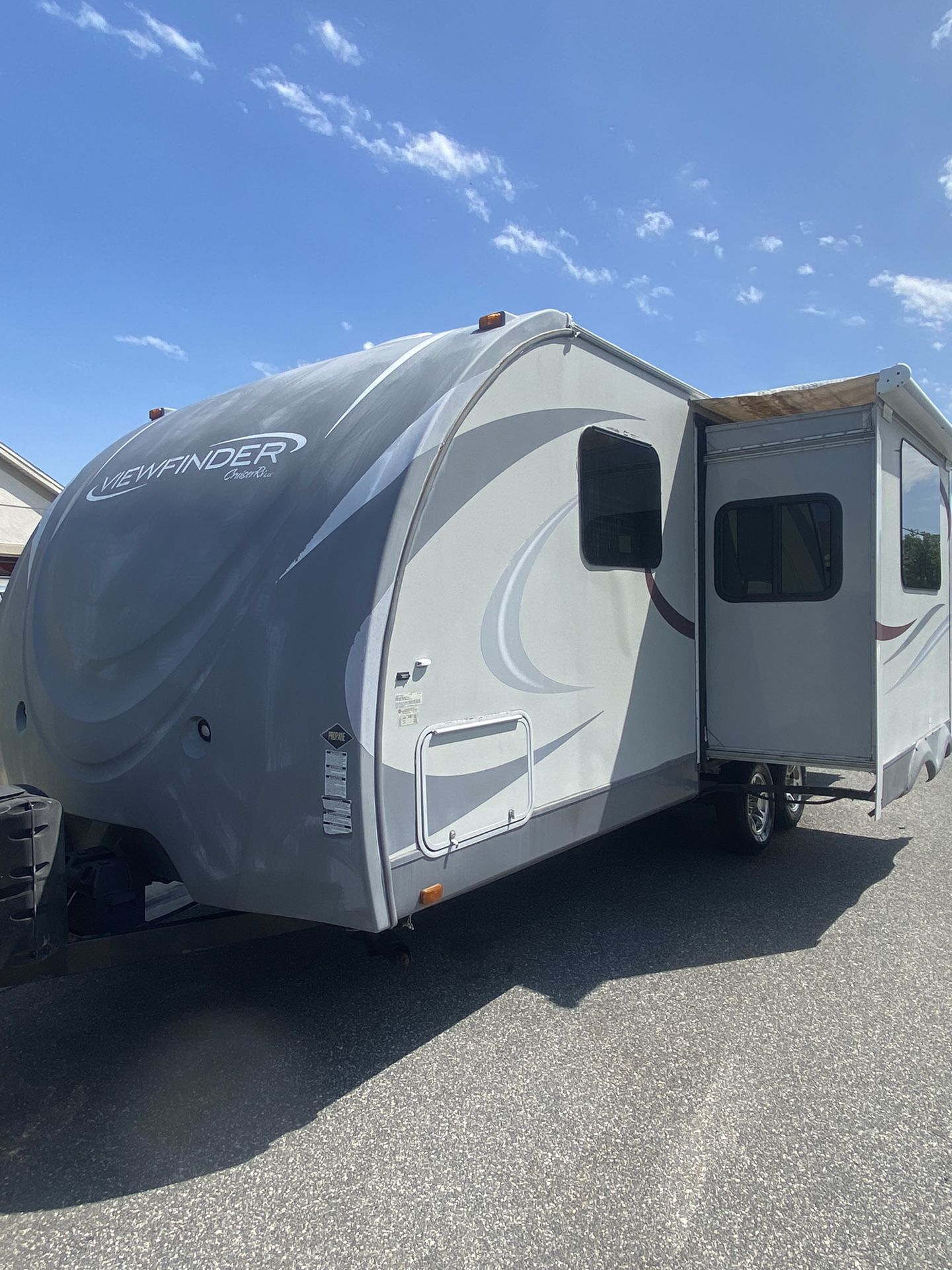 2011 Travel Trailer 22 Foot With Slide Out