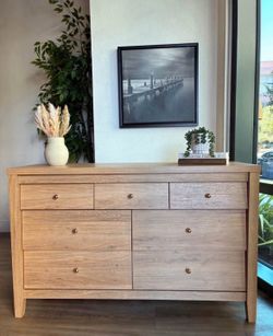 7 Drawer Oak Dresser – Natural Wood