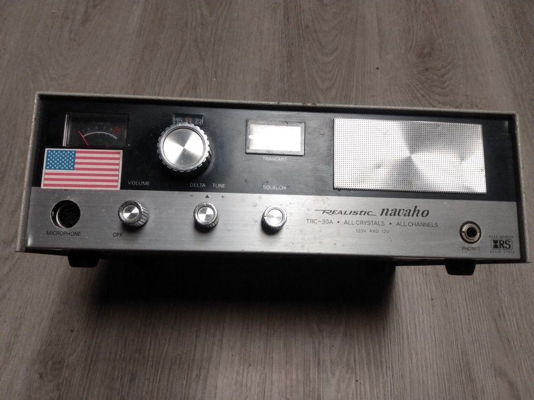 Vintage Realistic Navaho CB Radio Model # TRC-30A