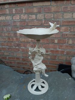 Vintage Style  Decorative Cast Iron Outdoor Patio Birdbath