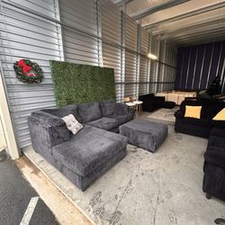 Sectional Sofa/ Couch (We Deliver) 