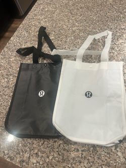 Lululemon reusable bag