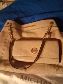 Michael Kors/ jet set; purse and matching wallet