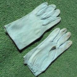 Aqua Blue Vintage 1960s Petite Small Women's Thin Leather Gloves Pair Set GUC