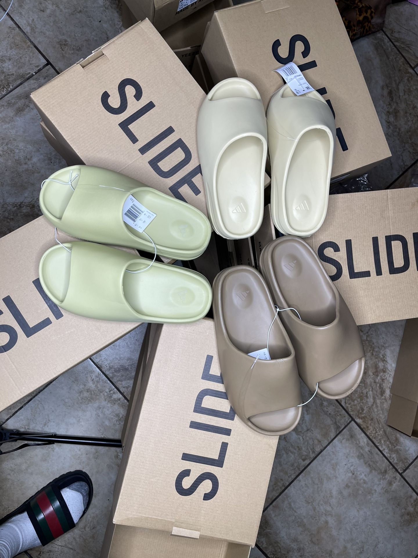 Yeezy Slides 