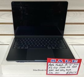 Apple MacBook Air 13” 2024 M3 Chip 512GB SSD 16GB RAM 100% Battery Health Like New
