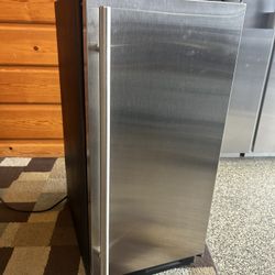 Uline BI12115s 15” Ice Maker