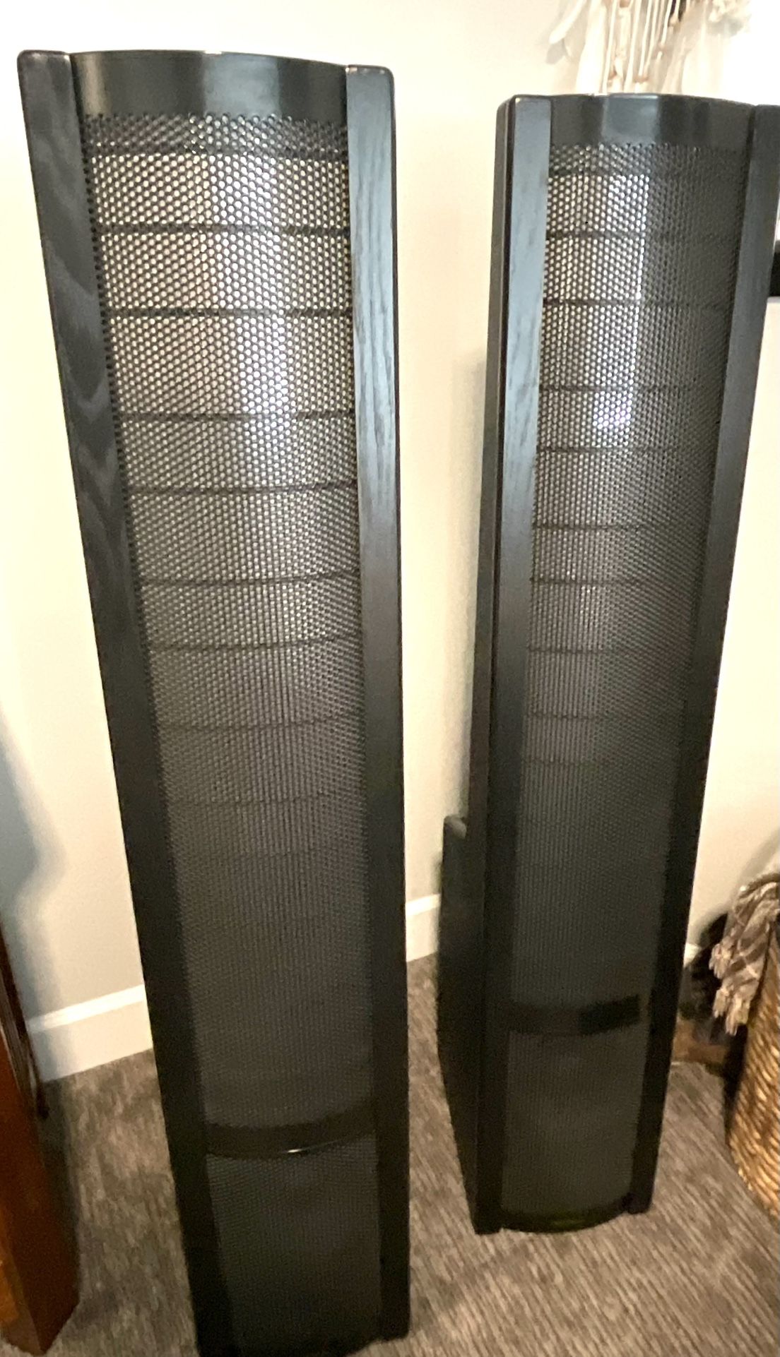 MARTIN LOGAN AERIUS SPEAKERS
