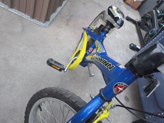Toddlers  Vintage Swhinn/BMX IGNITION bike