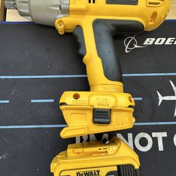 Dewalt Impact Wrench with Big 20V 5AH Batter 