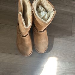 Boots  Ugg