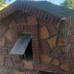 Dog house With A/C