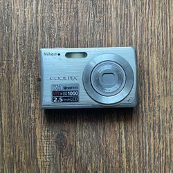 Nikon Coolpix S200 Digital Camera Untested Point and Shoot