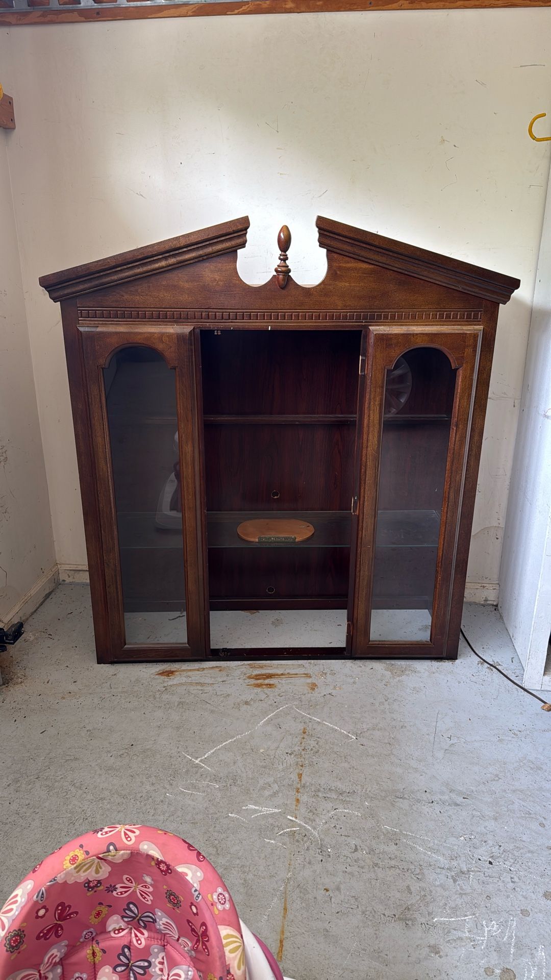 Wooden Dining Room China Cabinet Top