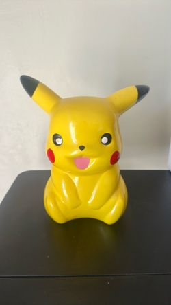 Nintendo Pikachu Yellow Ceramic Character Coin Bank Piggy Bank Pokemon