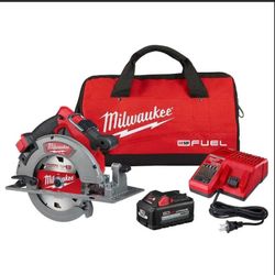 Milwaukee 2732-21HO M18 FUEL 18V 7-1/4" Circular Saw Kit W/ 6AH Battery