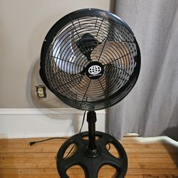 Heavy Duty Fan.  Extends Up To 4 Feet Tall
