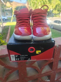 AIR JORDAN 11 RETRO SIZE 7.5