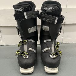 Black Men’s Salamon Ski Boots