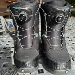 Burton Women’s Boots Size 9