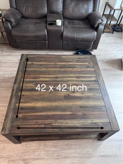 Solid wood premium coffee table