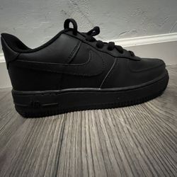 Black Air Forces 