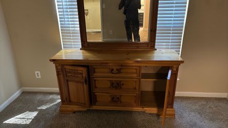 Wood dresser