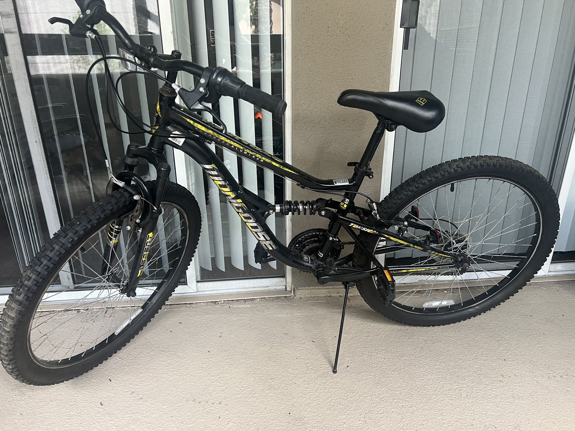 Used Mongoose Mountain Bike 26" Standoff R4154TGA