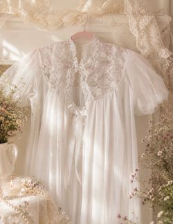 Vintage 50s 60s peignoir set lace