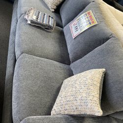 Beautiful  Sleeper  Sofa 😊✨ Easy Financing Options 🤗👍 Free Delivery 📦 