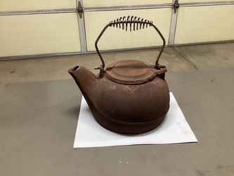 Antique Cast Iron Tea Kettle 10”