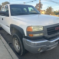 2004 GMC Sierra 2500HD Extended Cab