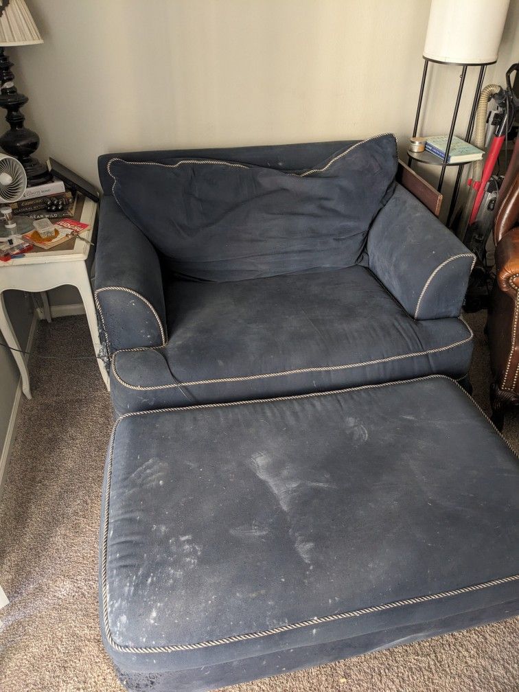 Free Large Chair With Ottoman
