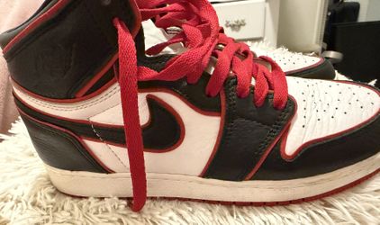 Boys Nike Tennis Shoes Size 6 Like New