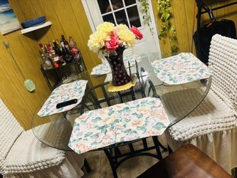 Table And 4 Chairs 🪑