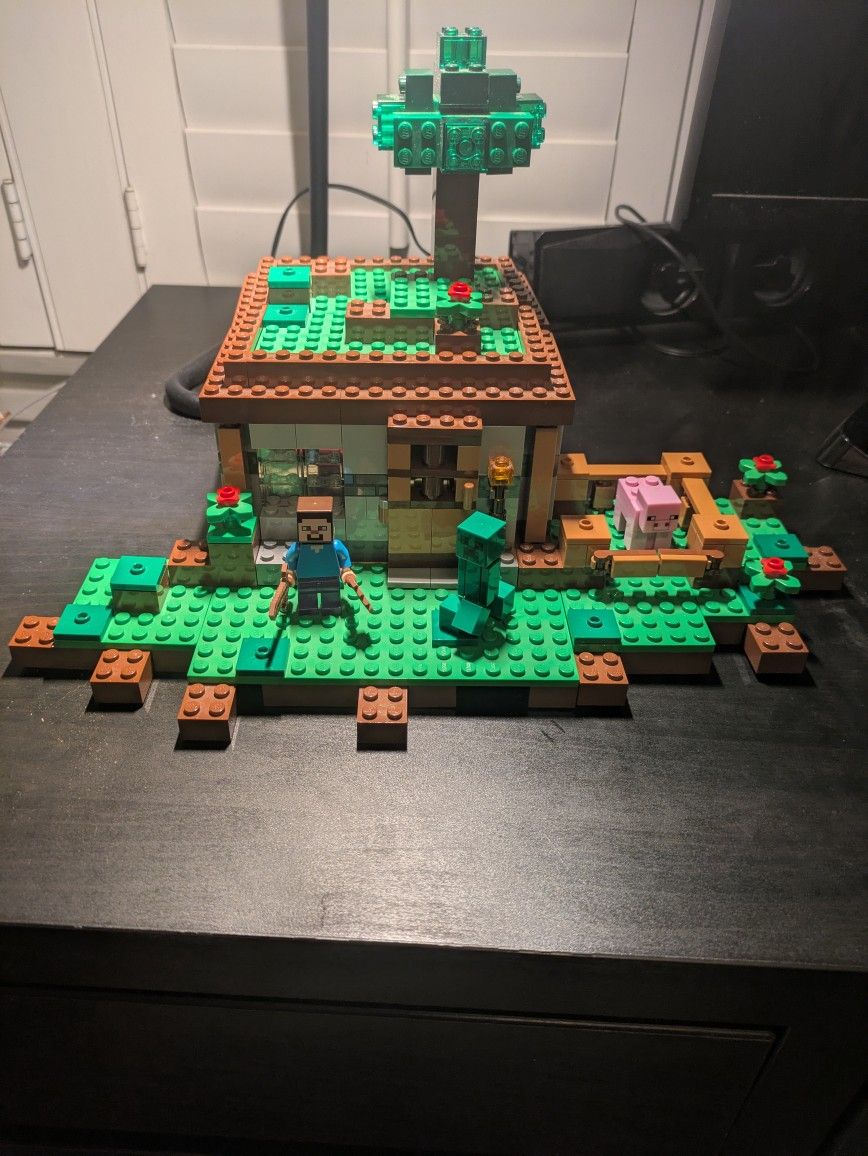 Lego Minecraft The First Night 21115